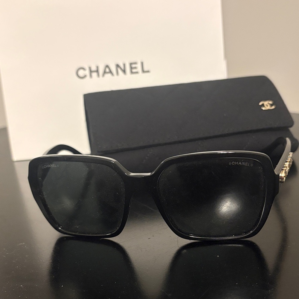 CHANEL Black Sunglasses with Gold Accents - Picture 2 of 7